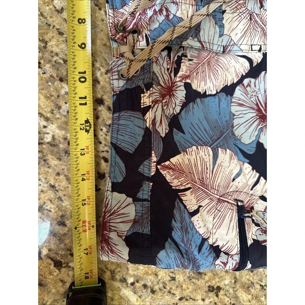 Patagonia hibiscus tropical
